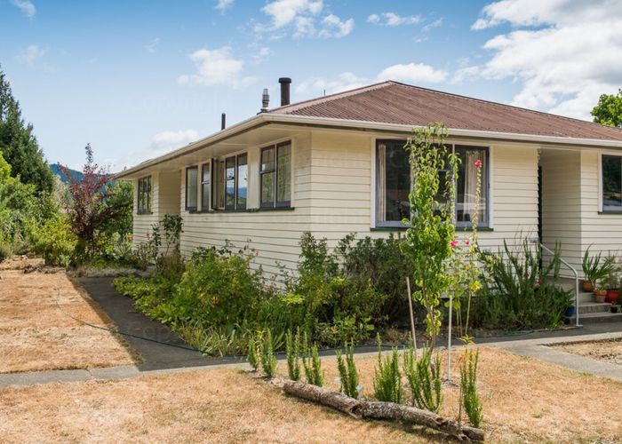  at 35 Matai Crescent, Tapawera