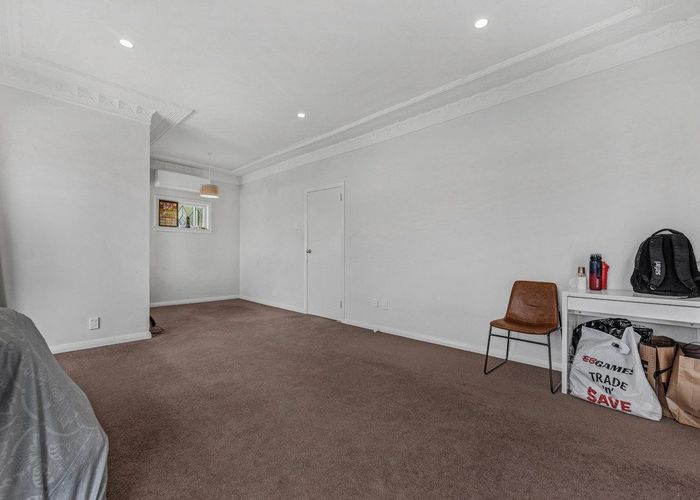  at 37 Whitney Street, New Windsor, Auckland