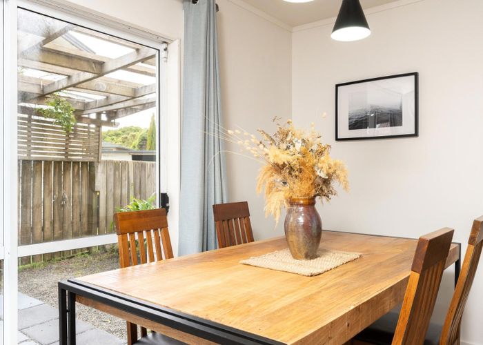  at 20 Kentwood Drive, Woodridge, Wellington