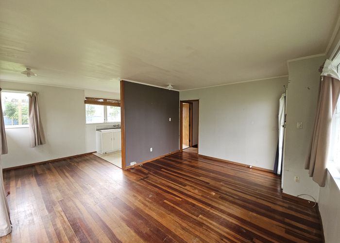  at 106 Universal Dr, Henderson, Waitakere City, Auckland