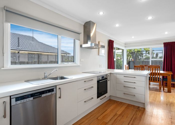  at 82 Effingham Street, North New Brighton, Christchurch City, Canterbury