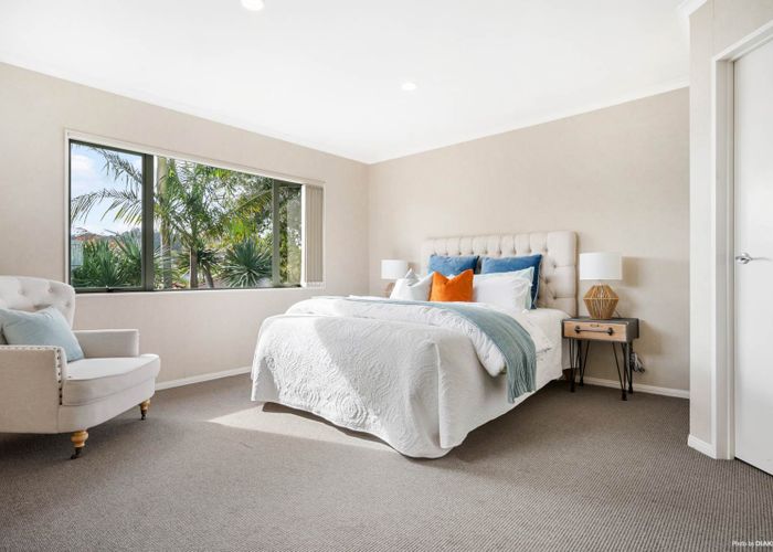  at 8 Dalcross Drive, Flat Bush, Auckland
