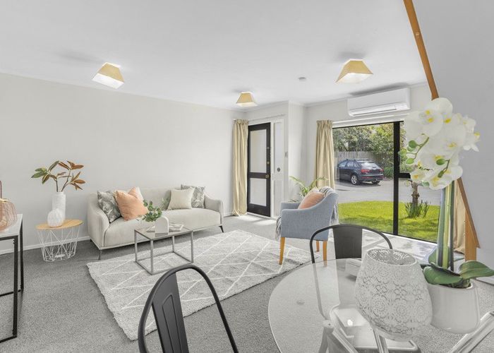  at 2/24 Mason Street, Moera, Lower Hutt