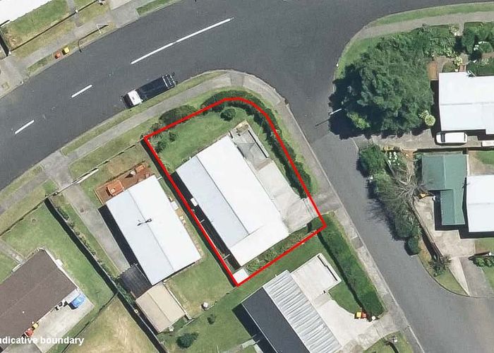  at 1/60 Redcrest Ave, Red Hill, Papakura, Auckland