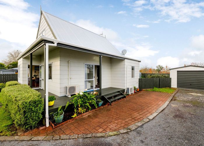  at 12 Beadle Place, St Andrews, Hamilton
