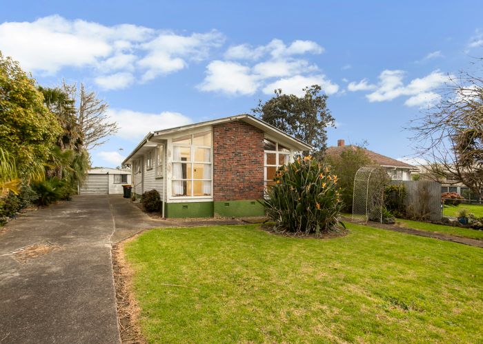  at 12 Gardiner Grove, Mangere East, Auckland