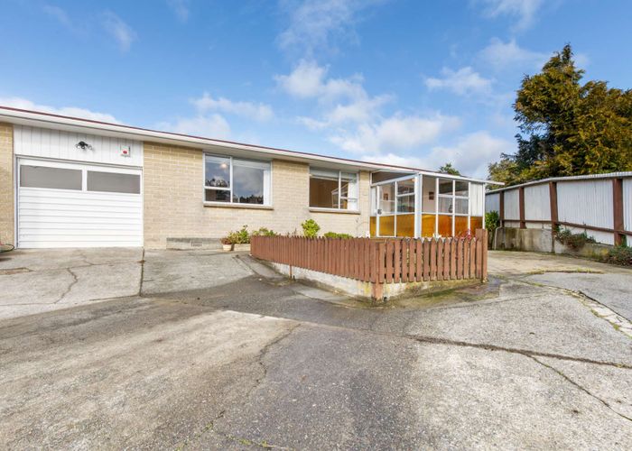  at 2/57 Sunbrae Drive, Silverstream, Upper Hutt