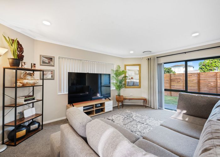  at 10 Secoia Crescent, Mangere, Auckland