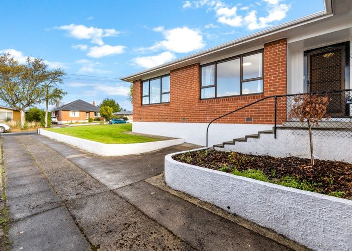 Free property data for 111 Centennial Avenue, Helensburgh, Dunedin