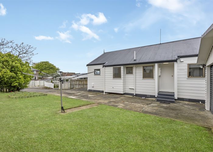  at 70 Hutchinsons Road, Bucklands Beach, Auckland