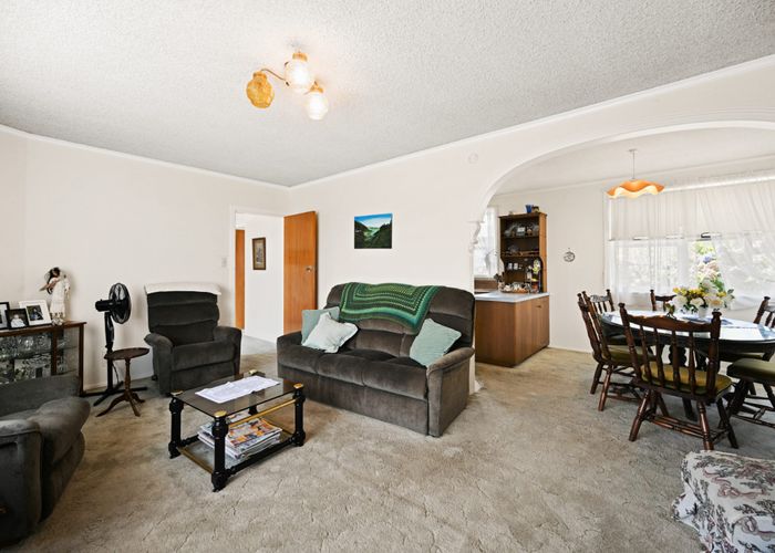  at 53 Garden Heights Avenue, Glenview, Hamilton