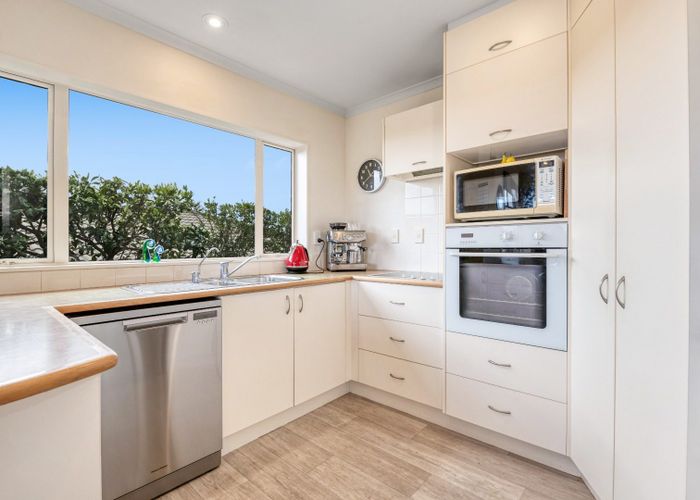  at 16 Elan Place, Stanmore Bay, Whangaparaoa
