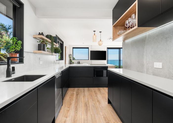  at 165 Clifton Terrace, Sumner, Christchurch City, Canterbury