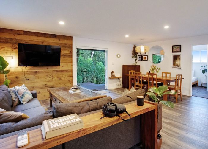  at 19 Laingholm Drive, Laingholm, Waitakere City, Auckland