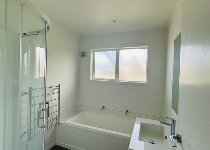  at 699 East Coast road, Browns Bay, North Shore City, Auckland