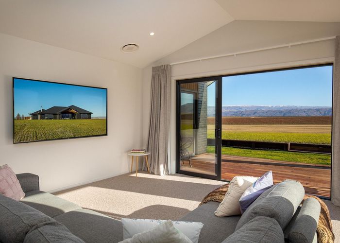  at 355 Golden Road, Springvale, Alexandra