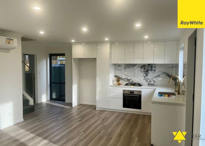  at 12/100 Seymour Road, Sunnyvale, Waitakere City, Auckland