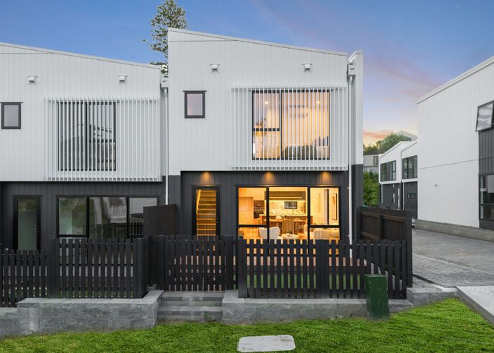  at 16-18 Handley Avenue, Narrow Neck, North Shore City, Auckland