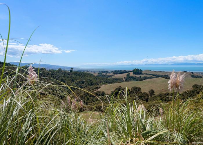  at 149A Rataroa Road, Pūkorokoro / Miranda, Kaiaua