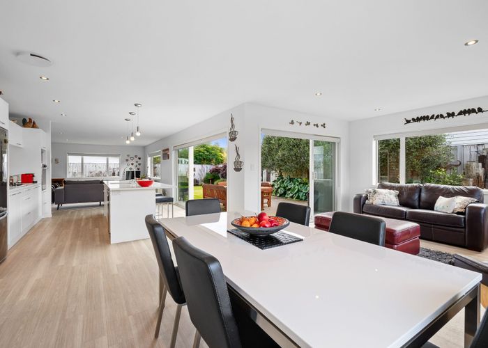  at 92 Smart Road, Glen Avon, New Plymouth