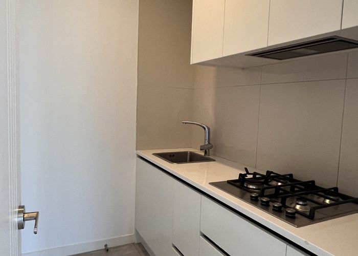  at granny flat/6 Hinoki Way, Flat Bush, Manukau City, Auckland