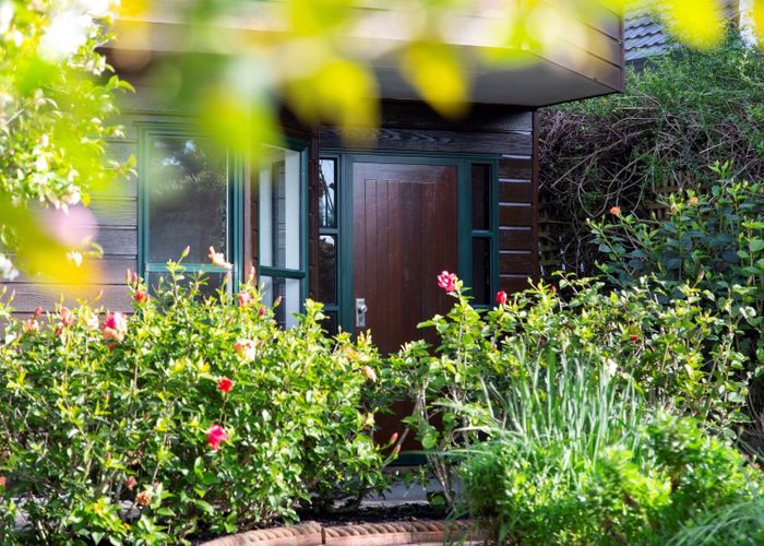  at 9  Highwood Grove, Torbay, North Shore City, Auckland