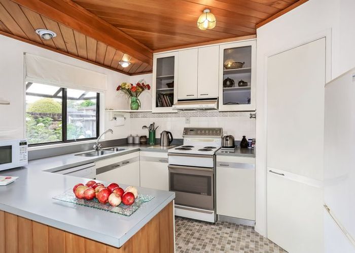  at 2/15 Don Street, Papakura, Papakura, Auckland