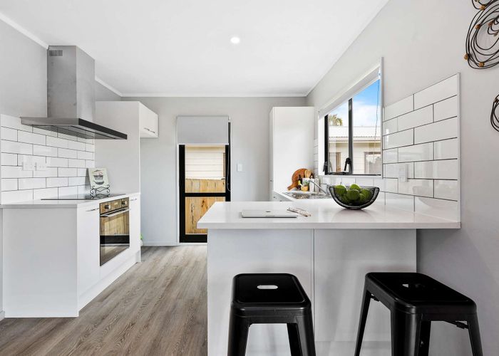  at 94A Beach Haven Road, Beach Haven, North Shore City, Auckland
