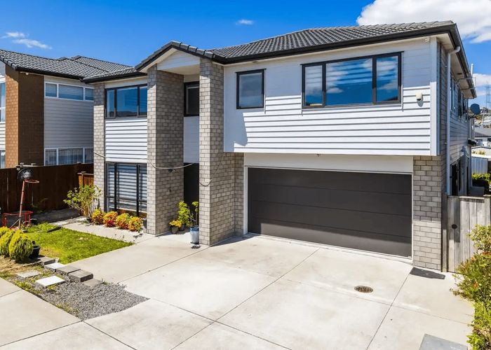  at 32 Carrickdawson Drive, Flat Bush, Auckland