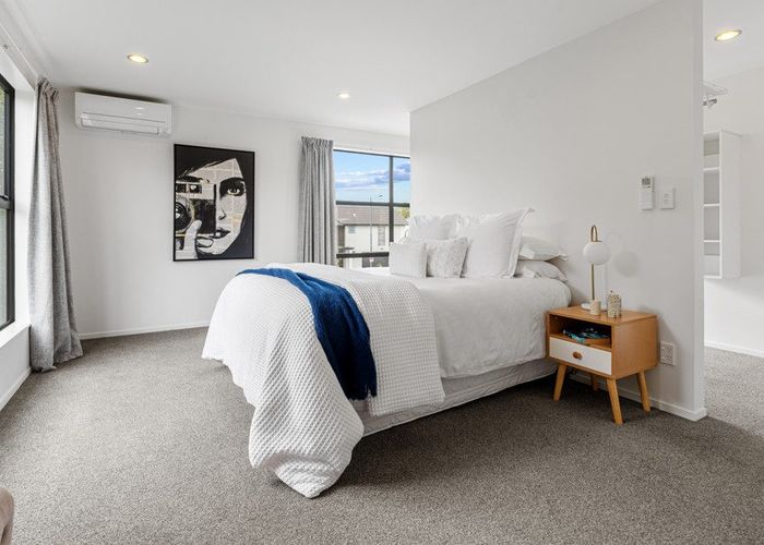  at 14 Windfola Parkway, Takanini, Papakura, Auckland