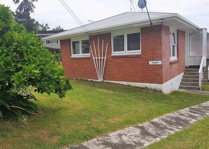 at 1/52 Exmouth Road, Northcote, North Shore City, Auckland