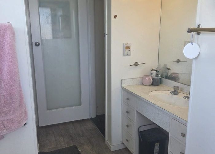  at Room 2/528 Papamoa Beach Road, Papamoa, Tauranga, Bay Of Plenty