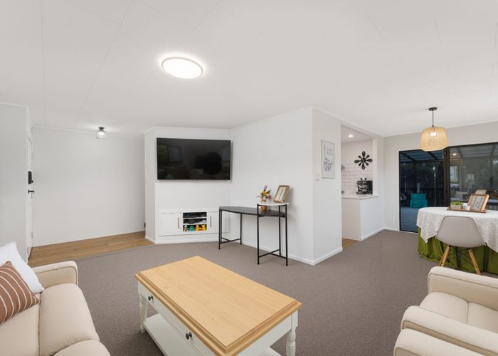  at 9 West Harbour Drive, West Harbour, Waitakere City, Auckland