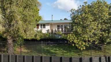  at 7 Lucinda Place, Glen Eden, Auckland