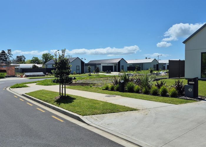  at 5 Mataikokako Loop, Kawakawa Bay, Manukau City, Auckland