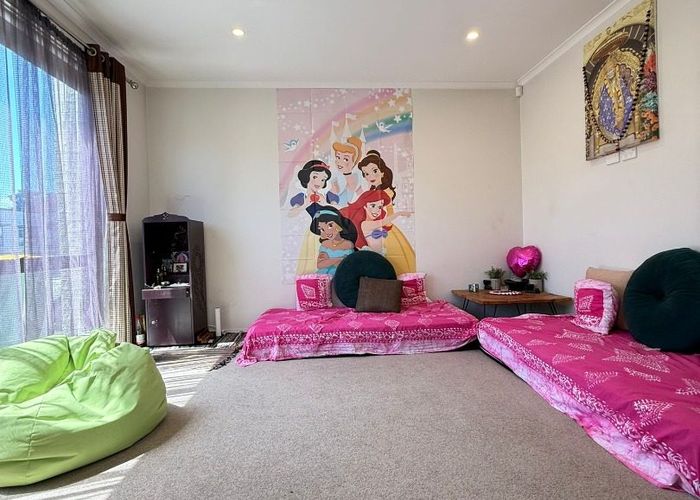  at 90  Matairangi Avenue, Totara Heights, Manukau City, Auckland