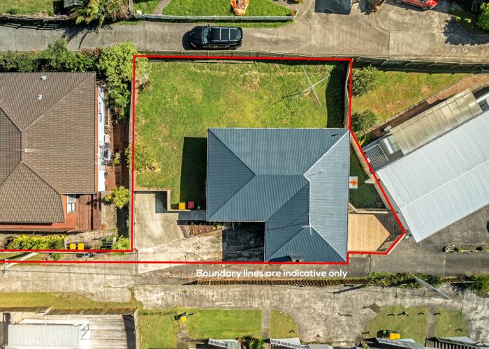  at 1/176 Chivalry Road, Glenfield, North Shore City, Auckland