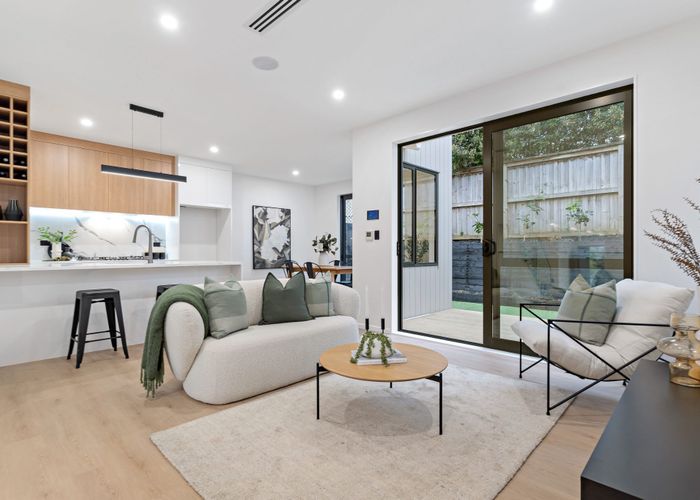  at 72 Selwyn Crescent, Forrest Hill, North Shore City, Auckland