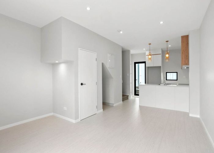  at 2/17 Parker Avenue, New Lynn, Waitakere City, Auckland