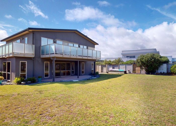  at 51 Kent Avenue, Waitarere Beach, Horowhenua, Manawatu / Whanganui