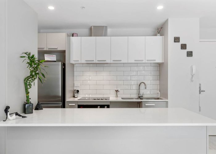  at 412/25 Bute Road, Browns Bay, Auckland