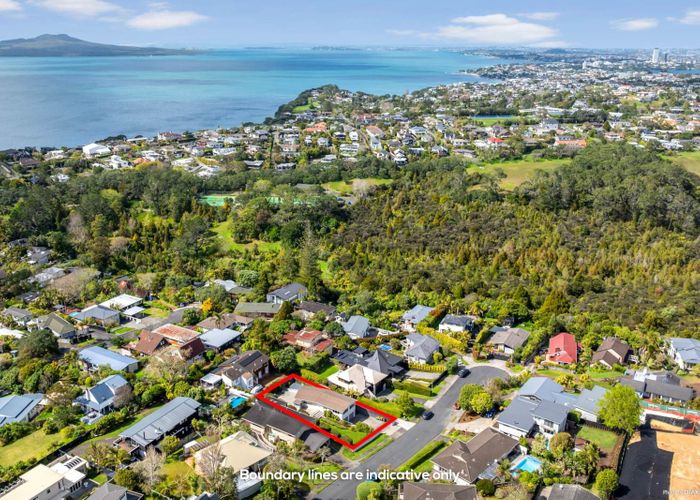  at 8 Asbury Crescent, Campbells Bay, North Shore City, Auckland