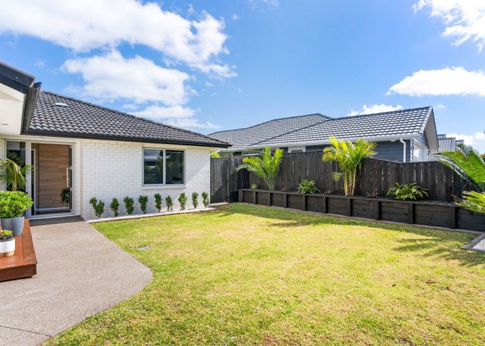  at 8 Reliance Crescent, Beachlands, Manukau City, Auckland