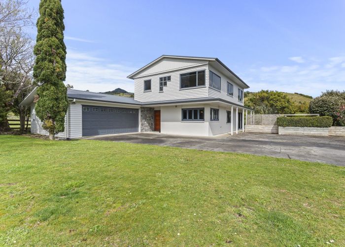  at 122 Surrey Hill Road, Oakura, New Plymouth, Taranaki