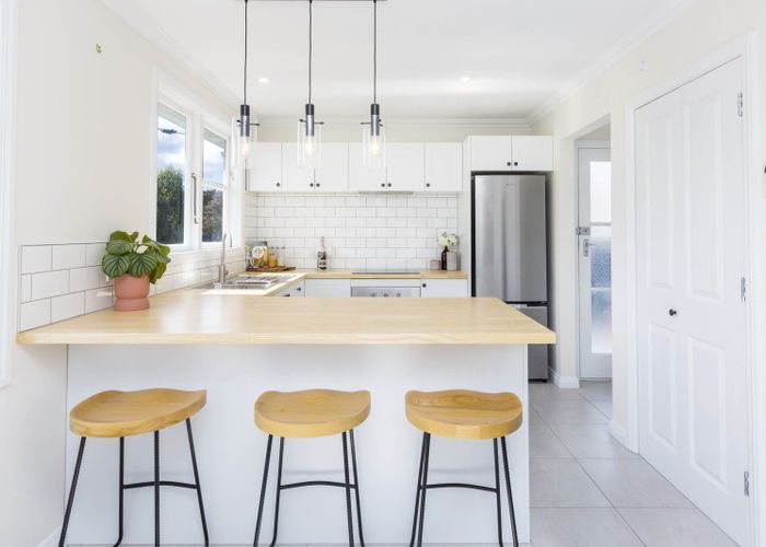  at 16 Thackeray Street, Trentham, Upper Hutt