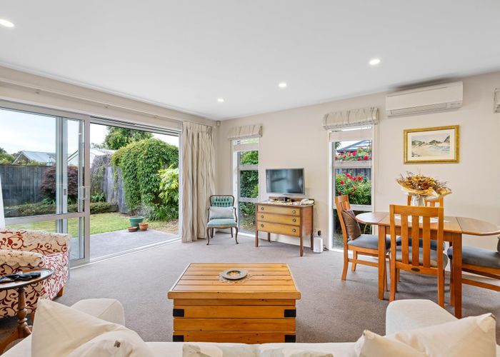  at 2/51 Barrington Street, Somerfield, Christchurch City, Canterbury