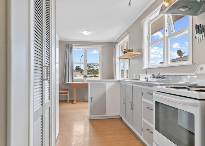  at 14 Riverpark Crescent, Henderson, Auckland