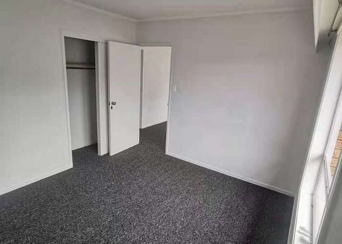  at 1/178 Chivalry Road, Glenfield, North Shore City, Auckland