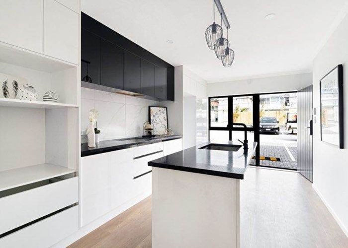  at 32 Brandon Road, Glen Eden, Waitakere City, Auckland