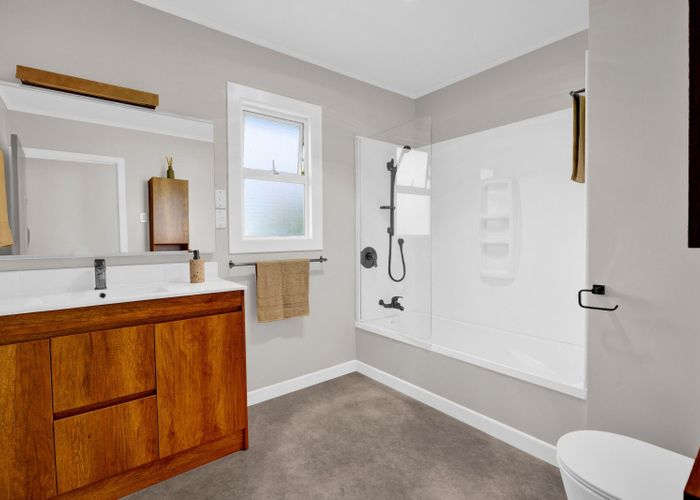  at 1354 Devon Road, Brixton, Waitara